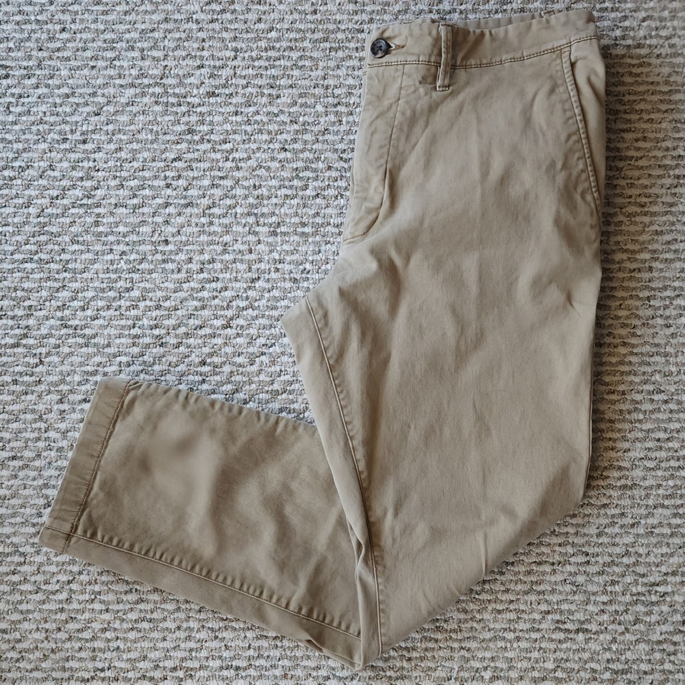 Men's Every Wear Athletic Fit Chino Pants - Goodfellow & Co™
